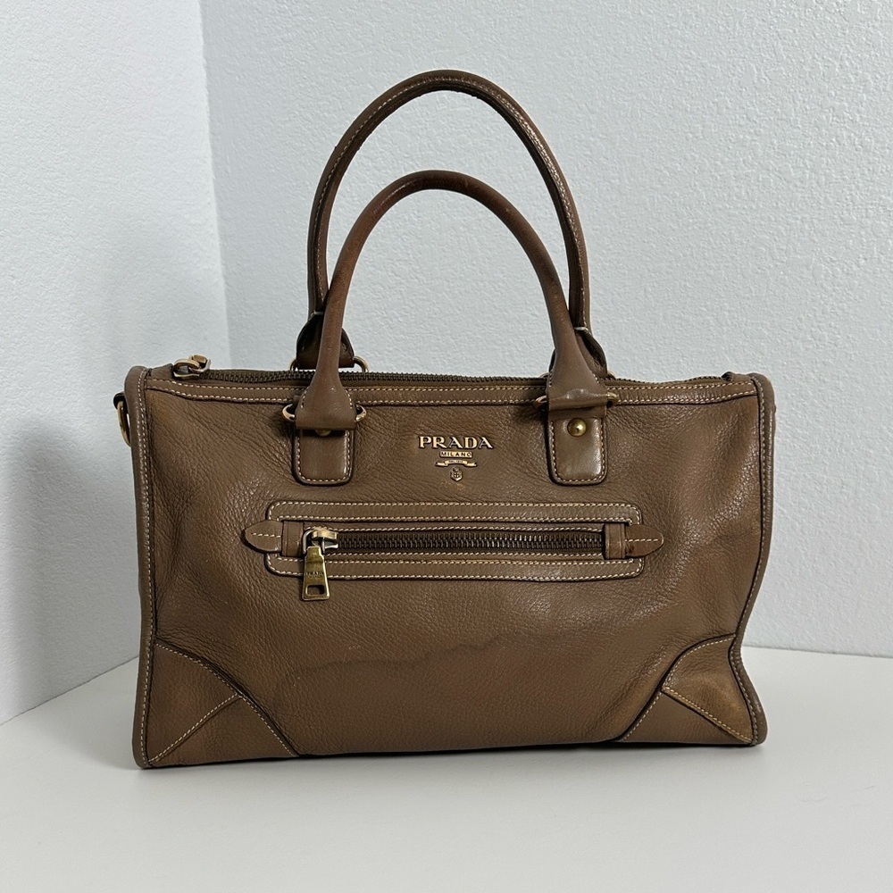 💯Authentic Prada Leather Handbag🍀 - Picture 7 of 17